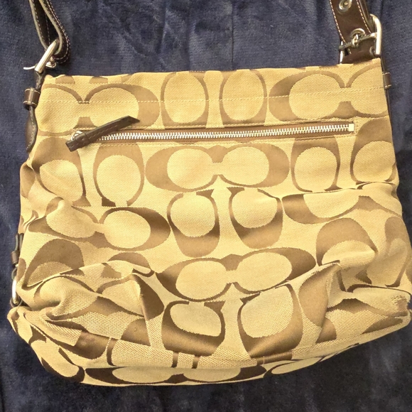 Authentic signature monogram coach bag - Picture 4 of 5